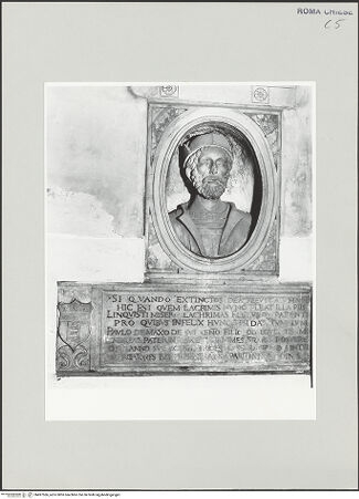 Vorderseite von Sopr. BAS ROMA [https://www.deutsche-digitale-bibliothek.de/content/lizenzen/rv-ez/] Grabmal für Paolo Demassi - Gesamtansicht, bh497566_recto. Foto.