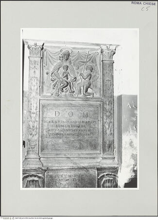 Vorderseite von Sopr. BAS ROMA [https://www.deutsche-digitale-bibliothek.de/content/lizenzen/rv-ez/] Grabmal für Rinaldo Scarampa - Gesamtansicht, bh497568_recto. Foto.