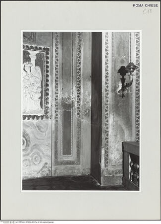 Vorderseite von Sopr. BAS ROMA [https://www.deutsche-digitale-bibliothek.de/content/lizenzen/rv-ez/] Santissima AnnunziataSanta Maria de Curte (Santa Maria della Corte) - Apsis, Detail der Seitenwand, bh497912_recto. Foto.