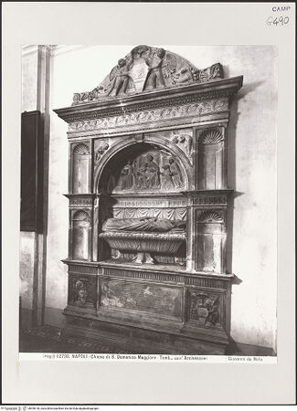 Vorderseite von Alinari [https://www.deutsche-digitale-bibliothek.de/content/lizenzen/rv-ez/] Grabmal des Filippo Spinelli (gest. 1616) - Gesamtansicht, bh498130_recto. Foto.