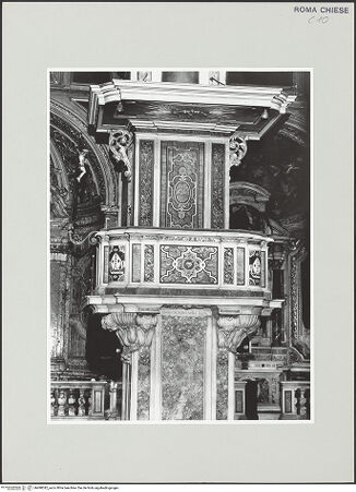 Vorderseite von Sopr. BAS ROMA [https://www.deutsche-digitale-bibliothek.de/content/lizenzen/rv-ez/] Kanzel - , bh498392_recto. Foto.