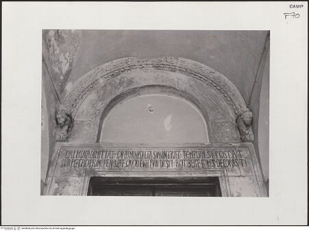 Vorderseite von Deckers-Matzko [https://www.deutsche-digitale-bibliothek.de/content/lizenzen/rv-ez/] Hauptportal - Archivolte und Türsturz, bh500060_recto. Foto: Deckers-Matzko, R.J..