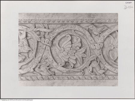 Vorderseite von Deckers-Matzko [https://www.deutsche-digitale-bibliothek.de/content/lizenzen/rv-ez/] Mittleres PortalRechtes Gewände - Rechte Seite des Türrahmens, Ausschnitt, bh500146_recto. Foto: Deckers-Matzko, R.J..