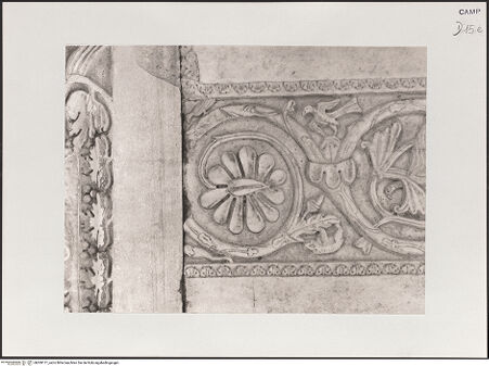 Vorderseite von Deckers-Matzko [https://www.deutsche-digitale-bibliothek.de/content/lizenzen/rv-ez/] Mittleres PortalRechtes Gewände - Rechte Seite des Türrahmens, Ausschnitt, bh500171_recto. Foto: Deckers-Matzko, R.J..