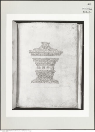 Vorderseite von Centre Canadien d'Architecture [https://www.deutsche-digitale-bibliothek.de/content/lizenzen/rv-ez/] Berrettini, Pietro, studi d'architettura e disegni originaliZwei übereinandergestellte, ornamentierte antikische Basen - , bh500919_recto. Foto.