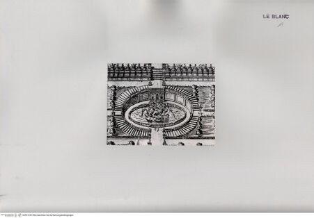 Vorderseite von Bibliotheca Hertziana [http://creativecommons.org/publicdomain/mark/1.0/] Villa d'Este, Tivoli - Detail Mitte, bh501699. Foto: Lamb, Carl.