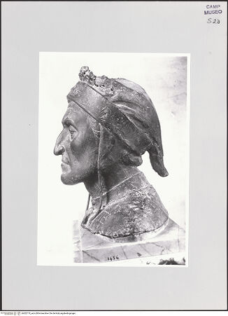 Vorderseite von Museum [https://www.deutsche-digitale-bibliothek.de/content/lizenzen/rv-ez/] Büste des Dante Alighieri - Profil, bh502170_recto. Foto.