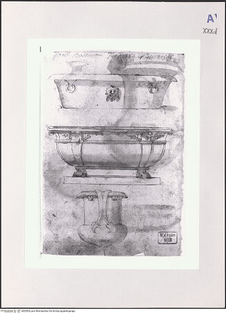 Vorderseite von Réunion des Musées Nationaux [https://www.deutsche-digitale-bibliothek.de/content/lizenzen/rv-ez/] Studien für zwei Wannen und eine Vase - , bh502834_recto. Foto.