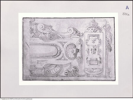 Vorderseite von Réunion des Musées Nationaux [https://www.deutsche-digitale-bibliothek.de/content/lizenzen/rv-ez/] Studie einer Kartusche - , bh502857_recto. Foto.