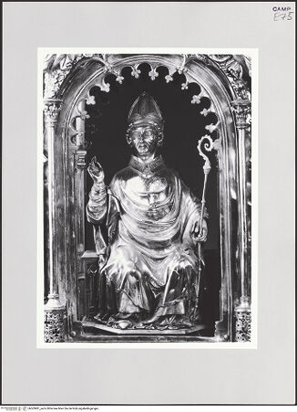 Vorderseite von Pedicini, Luciano [https://www.deutsche-digitale-bibliothek.de/content/lizenzen/rv-ez/] Reliquienmonstranz für die Ampulle mit dem Blut des heiligen Gennaro - Unterer Teil mit der Sitzfigur des Heiligen Gennaro, bh503981_recto. Foto: Pedicini, Luciano.