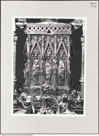 Vorderseite von Pedicini, Luciano [https://www.deutsche-digitale-bibliothek.de/content/lizenzen/rv-ez/] Reliquienmonstranz für die Ampulle mit dem Blut des heiligen Gennaro - Mittlerer Teil mit Heiligen in Nischen, bh503992_recto. Foto: Pedicini, Luciano.