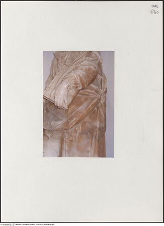 Vorderseite von Pace, Valentino [https://www.deutsche-digitale-bibliothek.de/content/lizenzen/rv-fz/] Heilige Katherina - Ausschnitt, Hand mit Buch, bh504991_recto. Foto: Pace, Valentino.