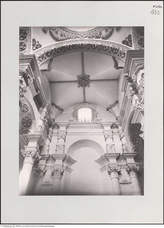 Vorderseite von Bibliotheca Hertziana [https://rightsstatements.org/page/CNE/1.0/] Santa Croce - Querhaus, Gewölbe, bh505021_recto. Foto: Savio, Oscar.