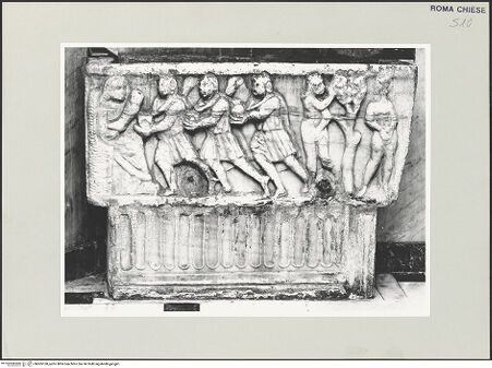 Vorderseite von Sopr. BAS ROMA [https://www.deutsche-digitale-bibliothek.de/content/lizenzen/rv-ez/] Sarkophag mit der Anbetung der Könige und dem Sündenfall - , bh505160_recto. Foto.