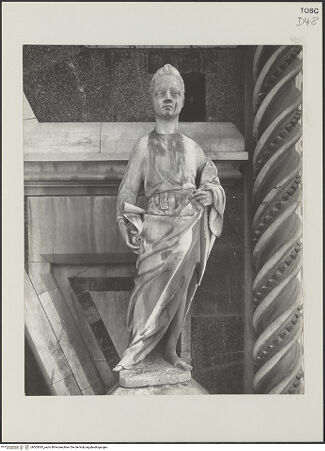 Vorderseite von Fototeca Italiana [https://www.deutsche-digitale-bibliothek.de/content/lizenzen/rv-ez/] Porta della MandorlaFiguren der Bekrönung - Jugendlicher Prophet, rechts, bh505365_recto. Foto.