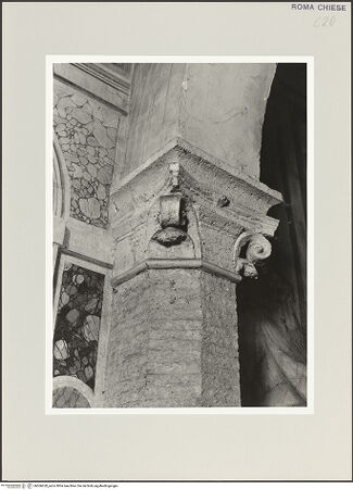 Vorderseite von Sopr. BAS ROMA [https://www.deutsche-digitale-bibliothek.de/content/lizenzen/rv-ez/] Santi Nereo e Achilleo - Palmettenkapitell eines Wandpfeilers, um 1475, bh506620_recto. Foto.