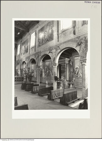 Vorderseite von Sopr. BAS ROMA [https://www.deutsche-digitale-bibliothek.de/content/lizenzen/rv-ez/] Santi Nereo e Achilleo - Rechte Wand und rechtes Seitenschiff, bh506622_recto. Foto.