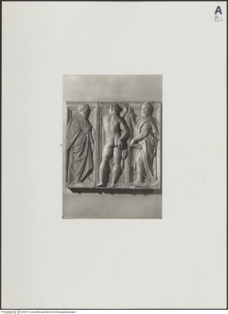 Vorderseite von unbekannt [https://www.deutsche-digitale-bibliothek.de/content/lizenzen/rv-fz/] Chorschranken mit Propheten und männlichen AktfigurenZwei Propheten, Akt in Rückenansicht - , bh507114_recto. Foto.