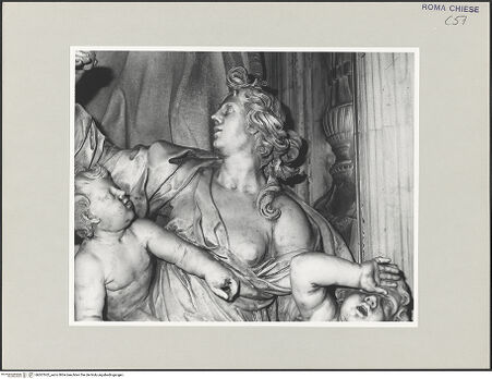 Vorderseite von Sopr. BAS ROMA [https://www.deutsche-digitale-bibliothek.de/content/lizenzen/rv-ez/] Grabmal für Luigi Priuli - rechte Allegorie: Caritas, Detail, bh507652_recto. Foto.