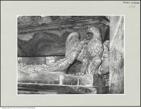 Vorderseite von Sopr. BAS ROMA [https://www.deutsche-digitale-bibliothek.de/content/lizenzen/rv-ez/] Grabmal für Cristoforo Vidman - Detail: rechter Adler, bh507796_recto. Foto.