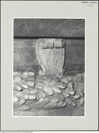 Vorderseite von Sopr. BAS ROMA [https://www.deutsche-digitale-bibliothek.de/content/lizenzen/rv-ez/] Grabmal für Cristoforo Vidman - Detail: Konsole, bh507798_recto. Foto.