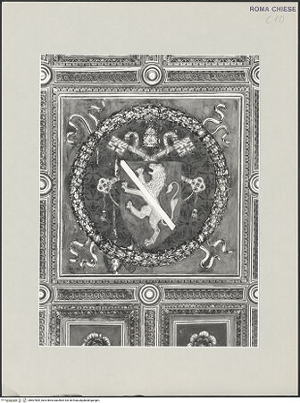 Vorderseite von Sopr. BAS ROMA [https://www.deutsche-digitale-bibliothek.de/content/lizenzen/rv-fz/] Holzdecke - Detail: Wappen Pauls II., bh507809_recto. Foto.