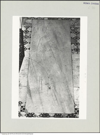 Vorderseite von Sopr. BAS ROMA [https://www.deutsche-digitale-bibliothek.de/content/lizenzen/rv-ez/] Grabplatte für Angelo Fasuol - , bh507922_recto. Foto.