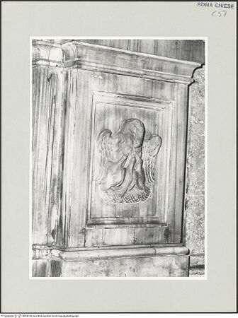 Vorderseite von Sopr. BAS ROMA [https://www.deutsche-digitale-bibliothek.de/content/lizenzen/rv-ez/] Grabmal für Luigi Priuli - Detail, Relief des rechten Piedistals: Pelikan, bh508189_recto. Foto.