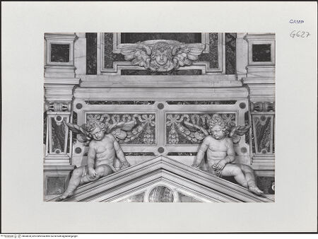Vorderseite von ICCD [https://www.deutsche-digitale-bibliothek.de/content/lizenzen/rv-ez/] Linke Tür: Dekoration - Detail: Cherub und Engel, bh508320_recto. Foto.