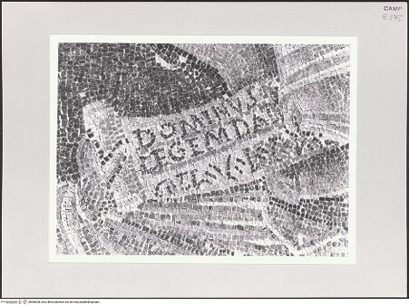 Vorderseite von ICCD [https://www.deutsche-digitale-bibliothek.de/content/lizenzen/rv-ez/] Szenen aus dem Leben Christi, Apostel und EvangelistensymboleSzenen aus dem Leben Christi: Traditio Legis - Detail: Spruchband, bh508338_recto. Foto.