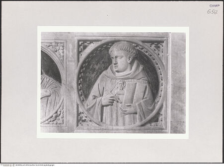 Vorderseite von Courtauld Institute, Conway Library [https://www.deutsche-digitale-bibliothek.de/content/lizenzen/rv-ez/] Paliotto mit Reliefs von zwei Sarkophage - Detail: Hl. Thomas von Aquin, bh508386_recto. Foto.