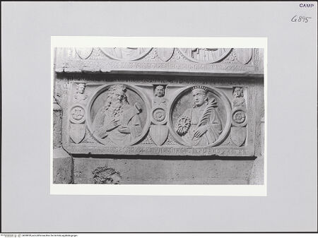 Vorderseite von Courtauld Institute, Conway Library [https://www.deutsche-digitale-bibliothek.de/content/lizenzen/rv-ez/] Sarkophagfront - Gesamtansicht, bh508393_recto. Foto.