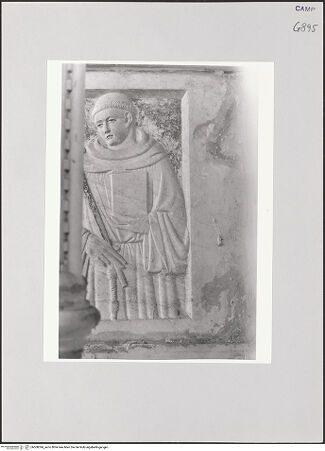 Vorderseite von Courtauld Institute, Conway Library [https://www.deutsche-digitale-bibliothek.de/content/lizenzen/rv-ez/] Sarkophagfragment - Teilansicht, bh508394_recto. Foto.