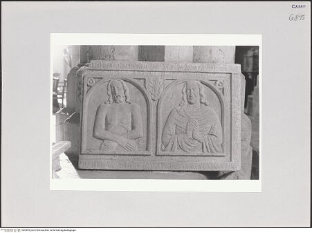 Vorderseite von Courtauld Institute, Conway Library [https://www.deutsche-digitale-bibliothek.de/content/lizenzen/rv-ez/] Fragment einer Sarkophagfront - Linkes Teil, bh508398_recto. Foto.