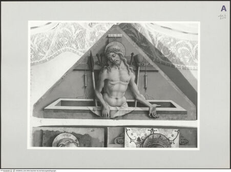 Vorderseite von Sigismondi, Roberto [https://www.deutsche-digitale-bibliothek.de/content/lizenzen/rv-fz/] Madonna mit Kind flankiert von den heiligen Sebastian und Cosmas, die heilige Lucia und Christus als Schmerzensmann - Giebelfeld, bh508525_recto. Foto: Sigismondi, Roberto.