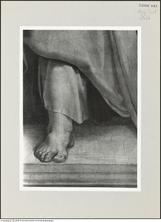 Vorderseite von Musei Vaticani [https://www.deutsche-digitale-bibliothek.de/content/lizenzen/rv-ez/] Die Sixtinische DeckePropheten und SibyllenEzechiel - Ausschnitt: Fuß, bh508778_recto. Foto.