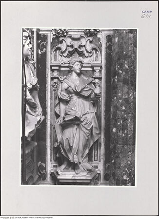 Vorderseite von ICCD [https://www.deutsche-digitale-bibliothek.de/content/lizenzen/rv-ez/] Wanddekoration der Cappella di San GennaroPersonifikation der Fides - Frontalansicht, bh510260_recto. Foto.