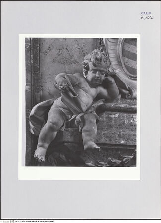 Vorderseite von ICCD [https://www.deutsche-digitale-bibliothek.de/content/lizenzen/rv-ez/] Grabmal des Erzbischofs Antonio Sersale (gest. 1775) - Detail: Putto, bh510335_recto. Foto.