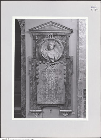 Vorderseite von ICCD [https://www.deutsche-digitale-bibliothek.de/content/lizenzen/rv-ez/] Denkmal des Domherren Giuseppe Simiolio (gest. 1779) - Gesamtansicht, bh510341_recto. Foto.