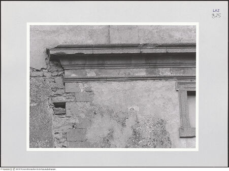 Vorderseite von Bibliotheca Hertziana [http://creativecommons.org/licenses/by-nc-sa/4.0/] Palazzo Orsini - Südost-Fassade, Gebälk, bh510744_recto. Foto: Sigismondi, Roberto.