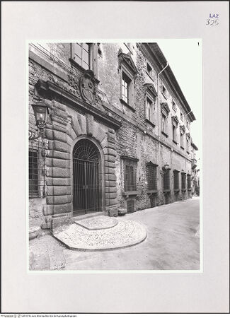 Vorderseite von Bibliotheca Hertziana [http://creativecommons.org/licenses/by-nc-sa/4.0/] Palazzo Orsini - Südost-Fassade, bh510750_recto. Foto: Sigismondi, Roberto.