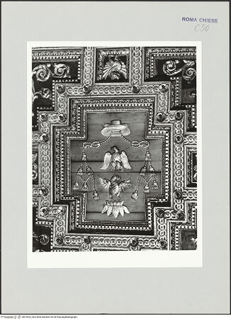 Vorderseite von Sopr. BAS ROMA [https://www.deutsche-digitale-bibliothek.de/content/lizenzen/rv-ez/] Kassettendecke - Mittelschiff, Wappen des Titelkardinals Scipione Caffarelli Borghese, bh510922_recto. Foto.