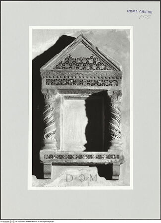 Vorderseite von Sopr. BAS ROMA [https://www.deutsche-digitale-bibliothek.de/content/lizenzen/rv-ez/] Kosmateskes Wandtabernakel - , bh510926_recto. Foto.