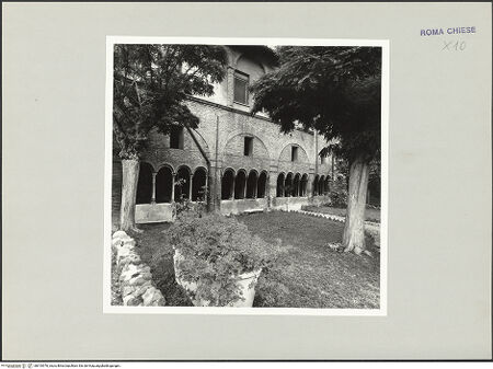 Vorderseite von Sopr. BAS ROMA [https://www.deutsche-digitale-bibliothek.de/content/lizenzen/rv-ez/] San Cosimato1. Kreuzgang - , bh510976_recto. Foto.