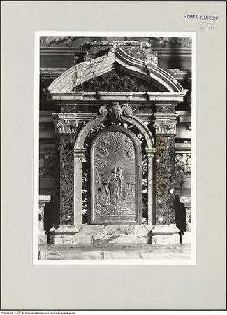 Vorderseite von Sopr. BAS ROMA [https://www.deutsche-digitale-bibliothek.de/content/lizenzen/rv-ez/] Hochaltar - Integriertes Tabernakel mit Relief: Christus als Hirte, bh510983_recto. Foto.