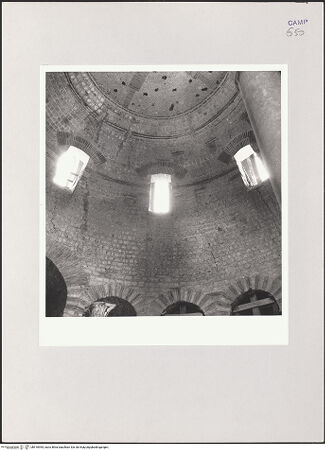 Vorderseite von Bibliotheca Hertziana [https://www.deutsche-digitale-bibliothek.de/content/lizenzen/rv-fz/] Santa Maria Maggiore - Kuppel, Fensterzone, bh510995_recto. Foto.