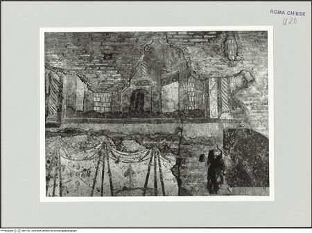 Vorderseite von Sopr. BAS ROMA [https://www.deutsche-digitale-bibliothek.de/content/lizenzen/rv-ez/] Freskofragment - Vorhangmotiv, Stadtmauer, bh511541_recto. Foto.