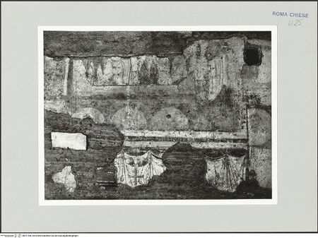 Vorderseite von Sopr. BAS ROMA [https://www.deutsche-digitale-bibliothek.de/content/lizenzen/rv-ez/] Freskofragment - , bh511546_recto. Foto.