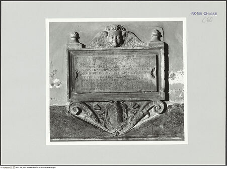 Vorderseite von Sopr. BAS ROMA [https://www.deutsche-digitale-bibliothek.de/content/lizenzen/rv-ez/] Grabplatte - , bh511558_recto. Foto.