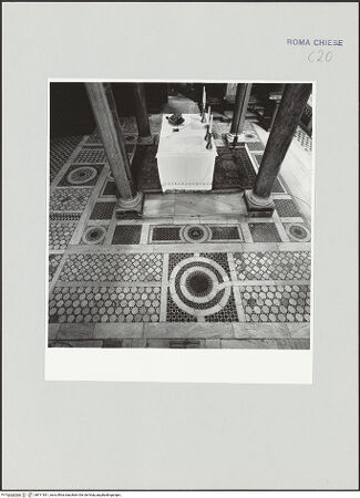 Vorderseite von ICCD [https://www.deutsche-digitale-bibliothek.de/content/lizenzen/rv-ez/] Cosmatenpaviment - Detail, bh511831_recto. Foto.